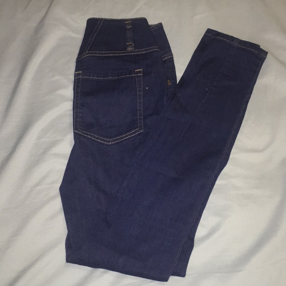 High waisted jeans
